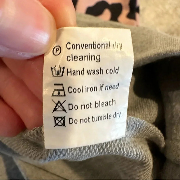 Leopard Gray & Black Quarter Zip Pullover with Pockets Relaxed Fit Size Large - Picture 11 of 11